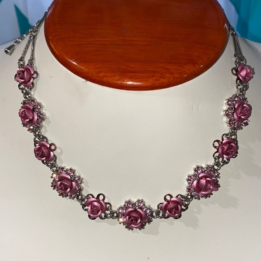 Vintage Avon Nina Ricci Pink Metal Rose Necklace 36$